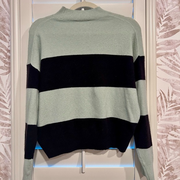 Ann Taylor Wool Blend Drop Shoulder Sweater Size M - Picture 4 of 6